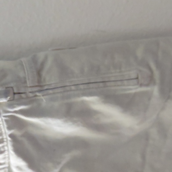 USED ZARA SIZE 4 DISTRESSED SHORTS POCKETS ON BACK AND SIDES - Picture 5 of 10